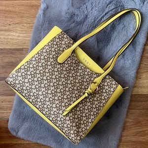 DKNY LOLITA TZ TOTE LOGO